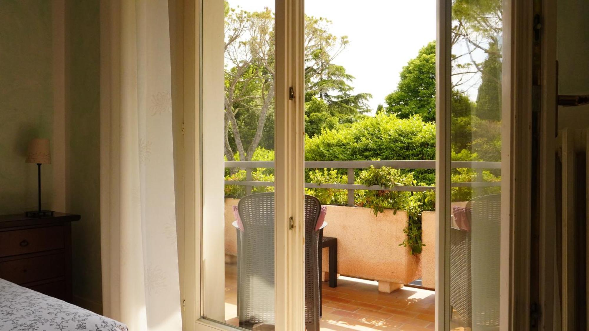 Appartamenti Villa Lina Desenzano del Garda Exterior foto